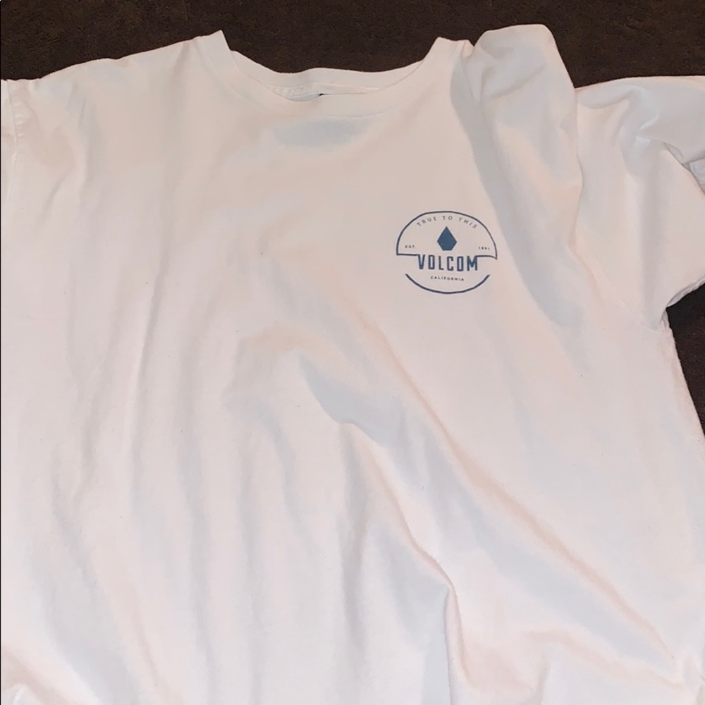 volcom white tshirt